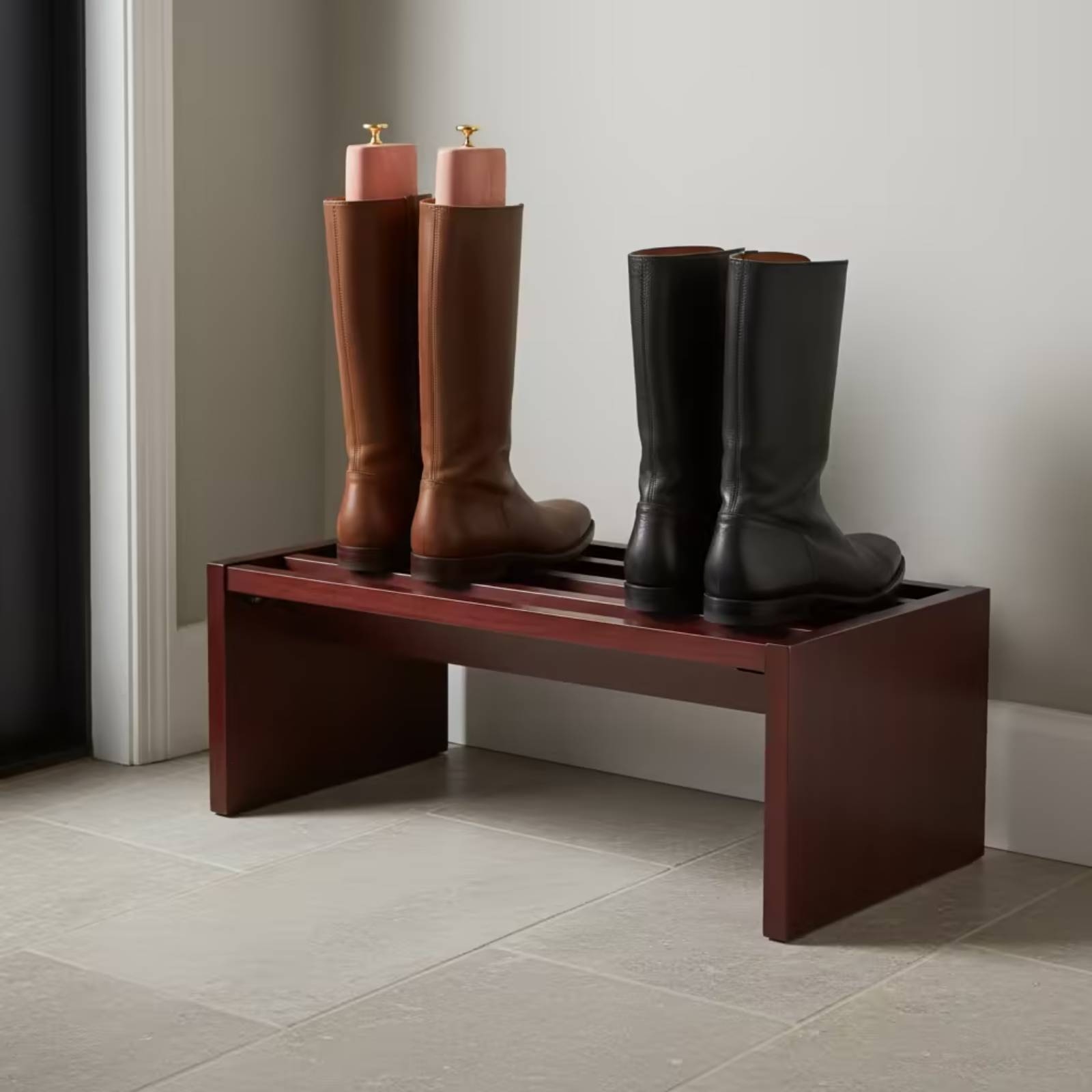 Shoe Tree Cedar - Sedir ağacından bot gergisi, uzun bot